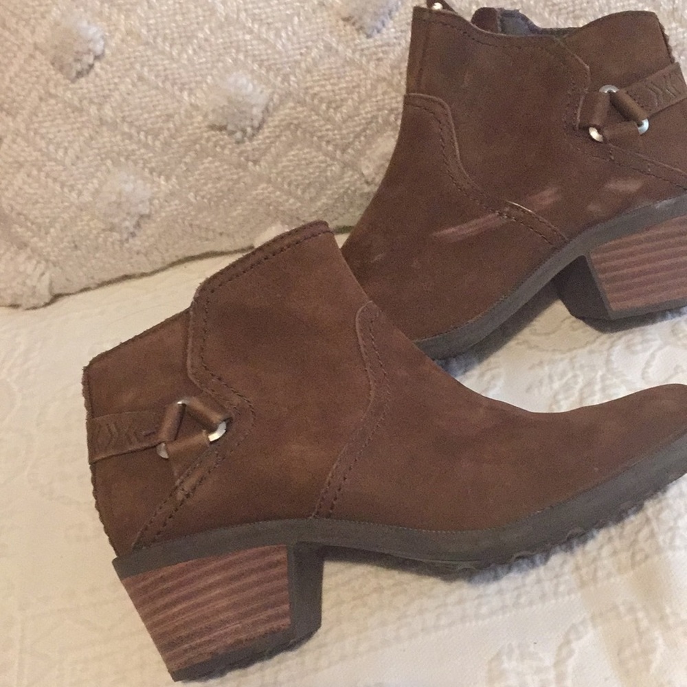 SALE💥💥Teva Boots - Picture 5 of 9